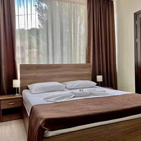Merien Hotel Yerevan Exterior photo
