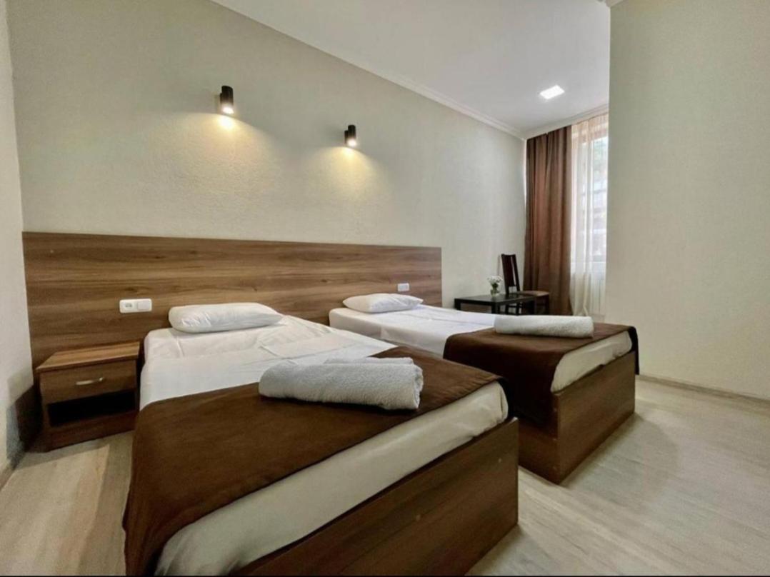 Merien Hotel Yerevan Exterior photo