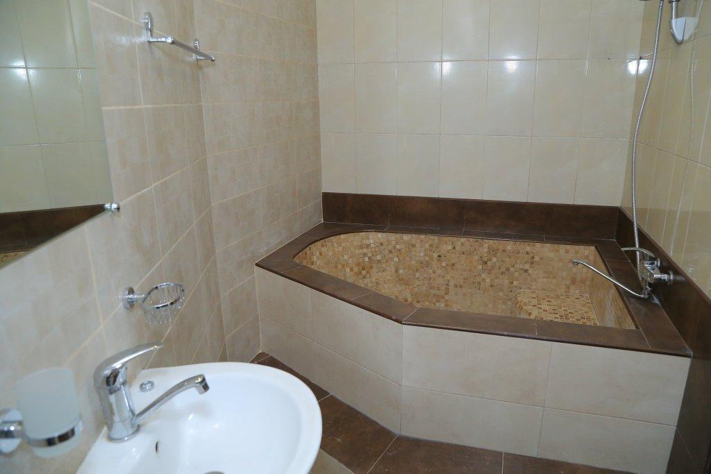 Merien Hotel Yerevan Exterior photo