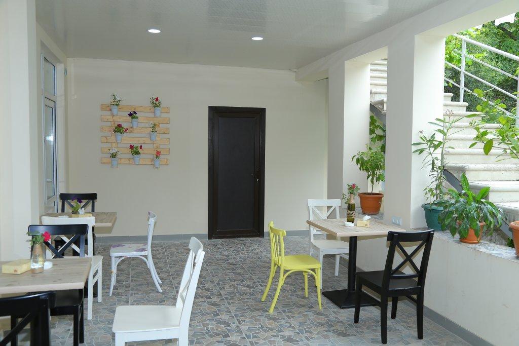Merien Hotel Yerevan Exterior photo