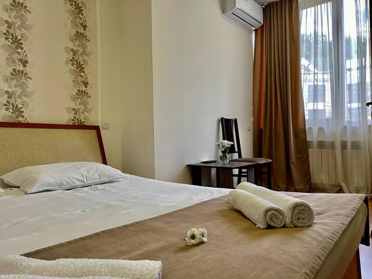 Merien Hotel Yerevan Exterior photo